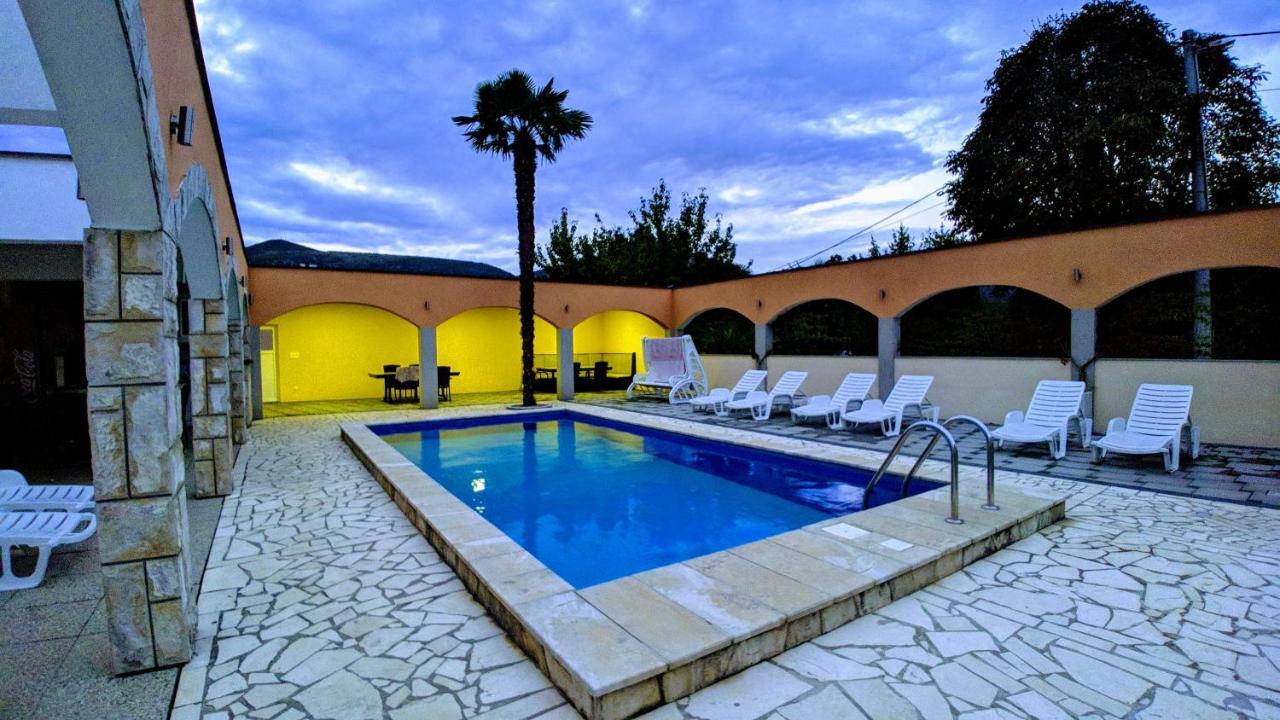 מוסטר Holiday Home Rozic - Villa With Private Seasonal Heated Pool מראה חיצוני תמונה